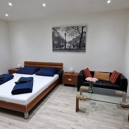 Apartment Flora - Late Check-Out At Noon 12 O Clock For Free Bratislava Exteriér fotografie